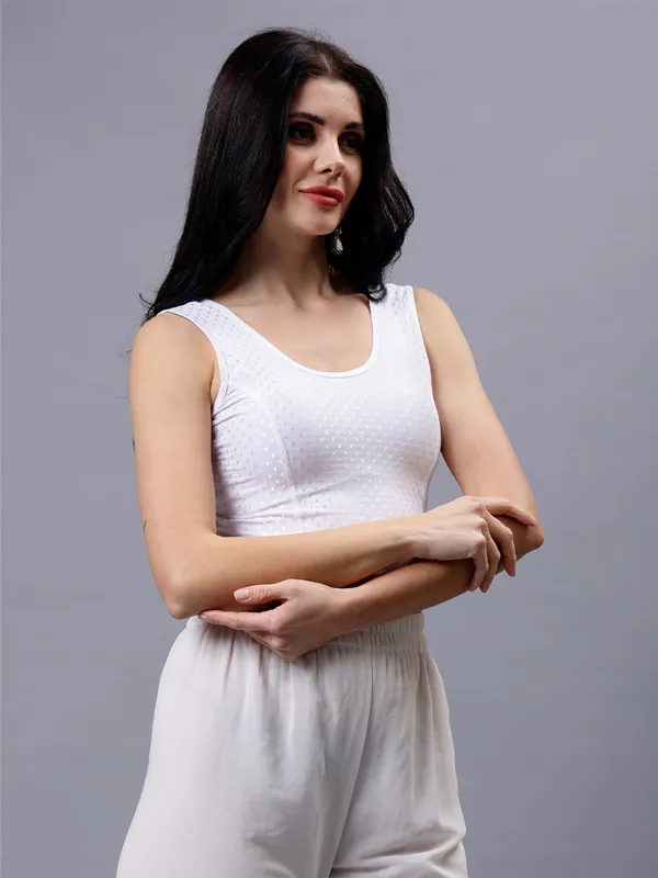 White_Plus_Size_Sleeveless_Blouse_For_Women