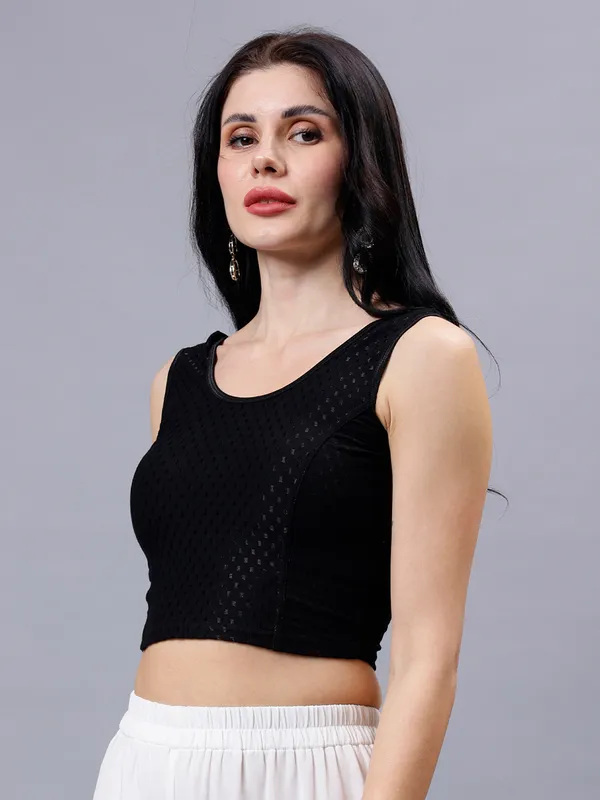 Black_Plus_Size_Sleeveless_Blouse_For_Women