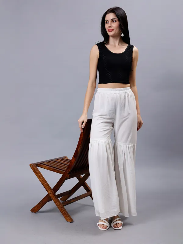 Black_Plus_Size_Sleeveless_Blouse_For_Women