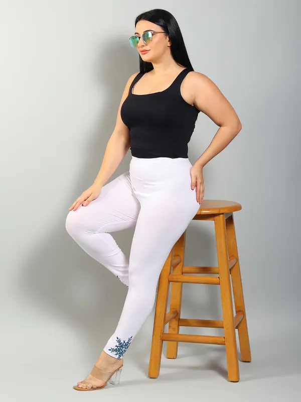 White_Solid_Plus_Size_Ankle_Length_Ethnic_Wear_Legging_For_Women