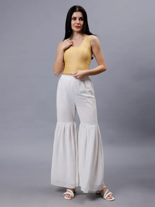 Skin_Plus_Size_Sleeveless_Blouse_For_Women