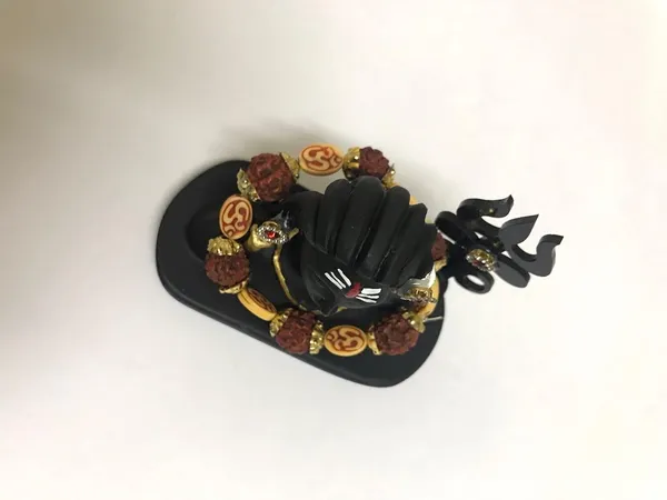 Adiyogi_Shiva_Statue_3_inches_with_Trishul_and_Random_Design_Rudraksha_mala_for_Car,_Home_etc