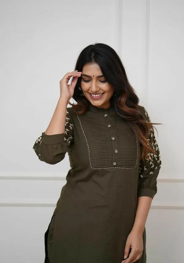 Fateh_Enterprises_Premium_Rayon_Kurti_Pant_Set