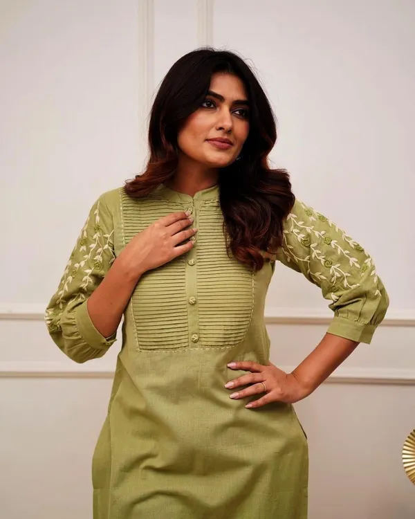 Fateh_Enterprises_Premium_Rayon_Kurti_Pant_Set