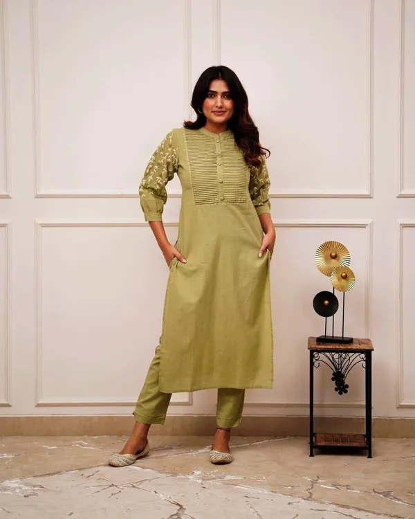 Fateh_Enterprises_Premium_Rayon_Kurti_Pant_Set