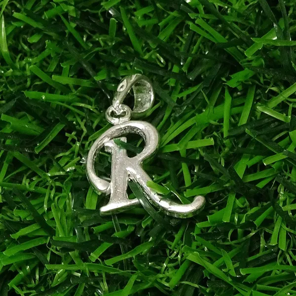 Silver_Alphabet_Pendant_For_Unisex