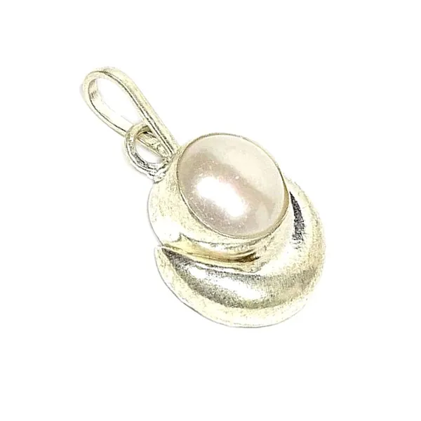 White_Silver_Pearl_Moon_Locket_For_Unisex