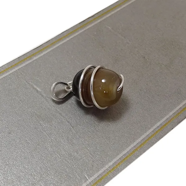 Silver_And_Brown_Stone_Hakik_Pendant_For_Unisex