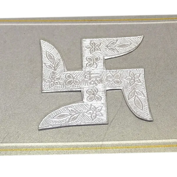 Silver_Swastik_Pyramid_For_Vastu