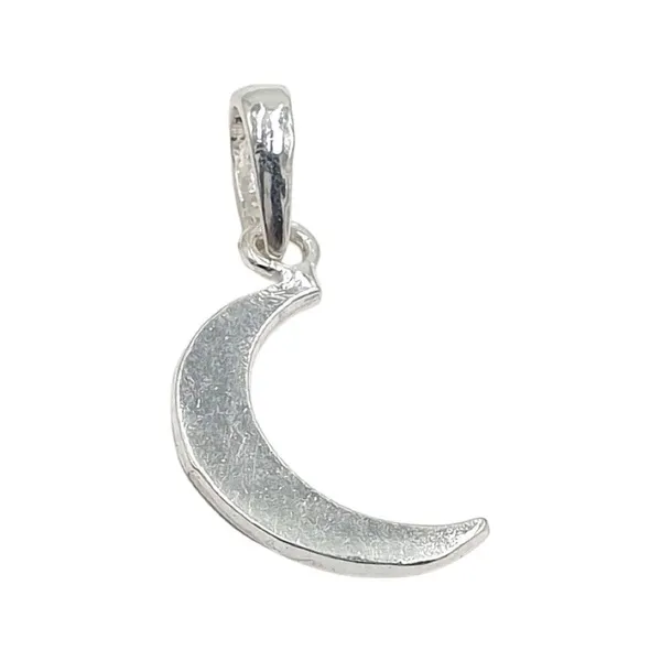 Silver_Half_Moon_Pendant_For_Unisex