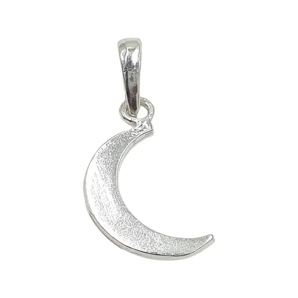 Silver_Half_Moon_Pendant_For_Unisex