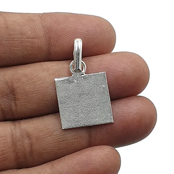 Silver_Square_Pendant_For_Unisex