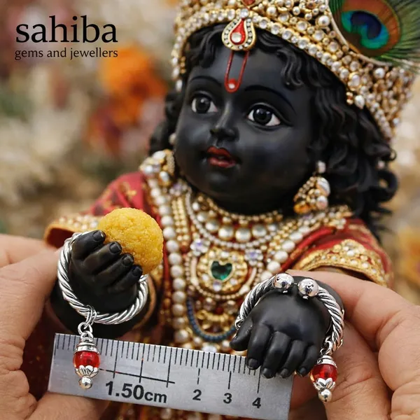 Silver_Idol_Kada_For_Krishna_Idol