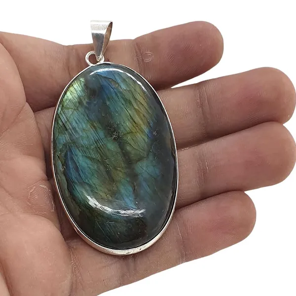 Blue_Stone_Labradorite_Pendant_For_Unisex