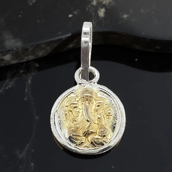 Silver_Ganesha_Nazar_Pendant_For_New_Born_Babies