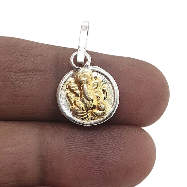 Silver_Ganesha_Nazar_Pendant_For_New_Born_Babies