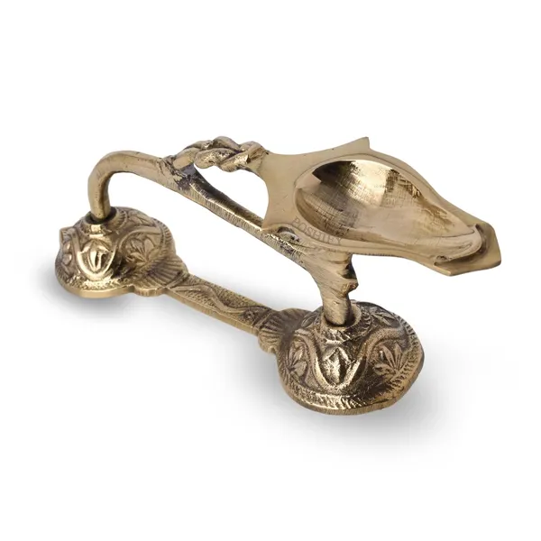 Gold_Brass_Elegant_Handcrafted_Diya_Holder