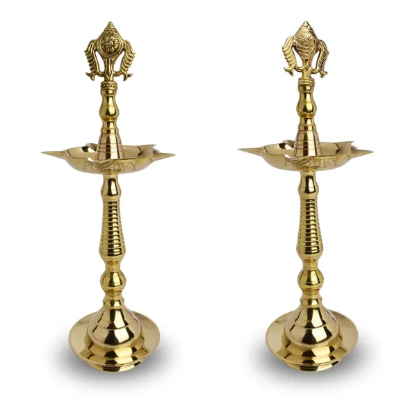 Gold_Brass_Exquisite_Shank_&_Chakra_Designed_Traditional_Kerala_Style_Diya_Holder_Count_Of_1
