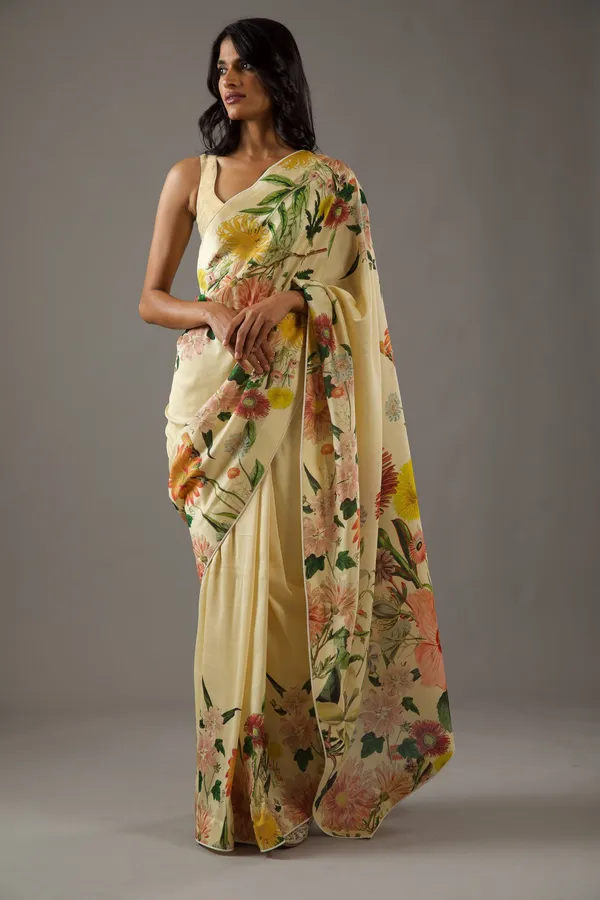 Cream_Chiffon_Floral_Printed_Saree_Set_With_Unstitched_Blouse_Piece_For_Women