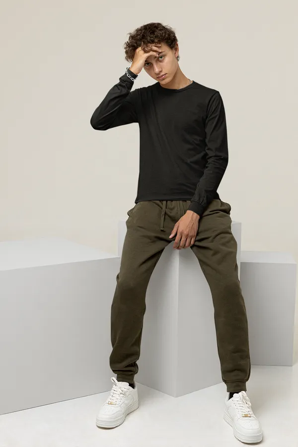 Black_Cotton_Regular_Fit_T-Shirt_For_Men