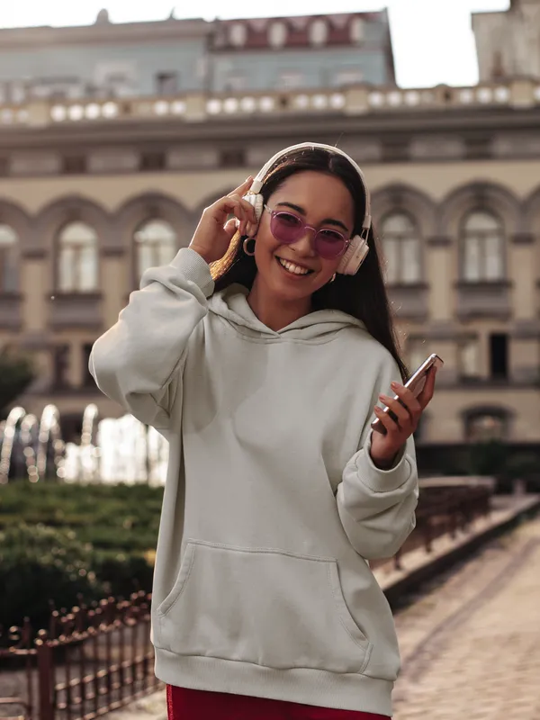 Grey_Cotton_Regular_Fit_Hoodie_For_Women