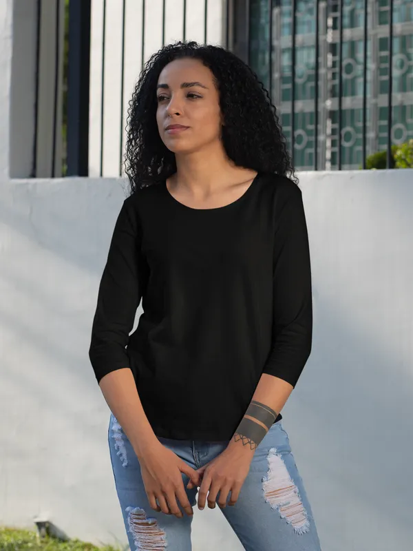 Black_Cotton_Regular_Fit_T-Shirt_For_Women