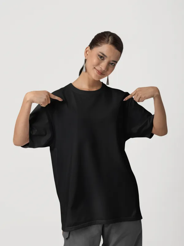 Black_Cotton_Oversized_T-Shirt_For_Women
