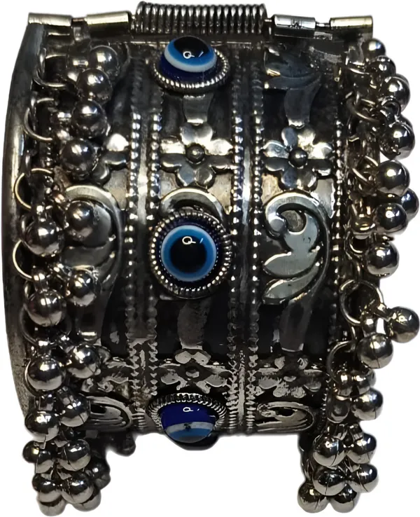 Platinum_Oxidised_Silver_New_Design_Bracelet_For_Women_&_Girls