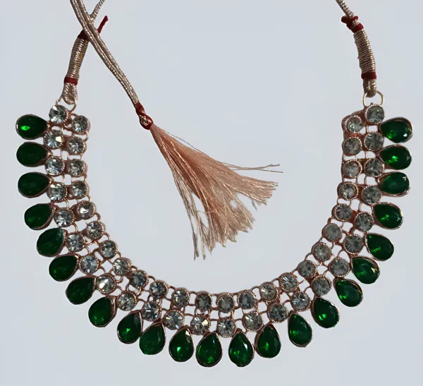 Valusha_Alloy_Gold-Plated_Hooks_Jewelry_set_For_Women_&_Girls