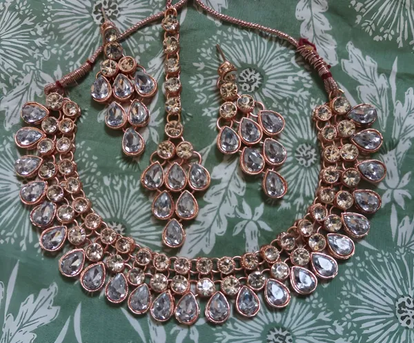 Valusha_Fashion_Kashmiri_traditional_jewel_set_for_women