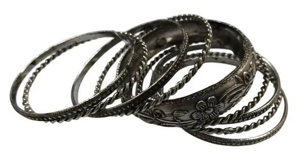 Valusha_Oxidized_Indian_bracelet_crafted_from_metals_&_sterling_silver