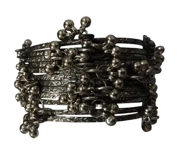 Valusha_Oxidized_Indian_bracelet_crafted_from_metals_&_sterling_silver