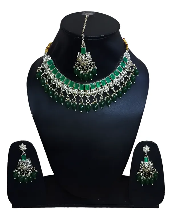 Valusha_Pearl_and_stone_beaded_Jewelry_set_for_Women