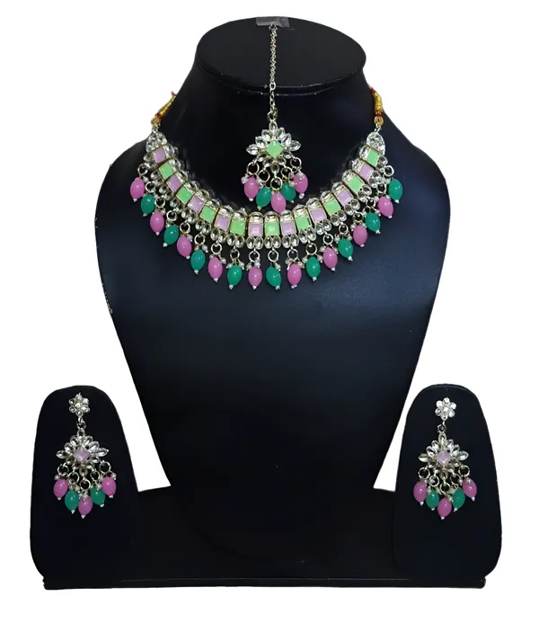 Valusha_Pearl_and_stone_beaded_Jewelry_set_for_Women