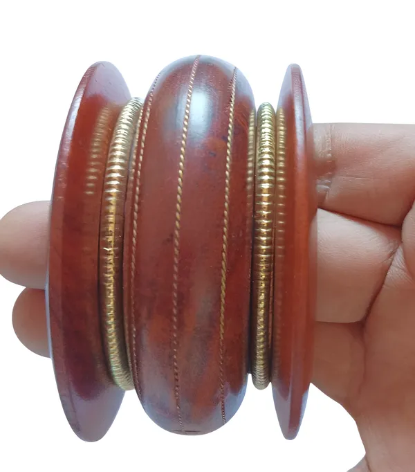 Valusha_wooden_Bracelet_for_Women_and_Girls