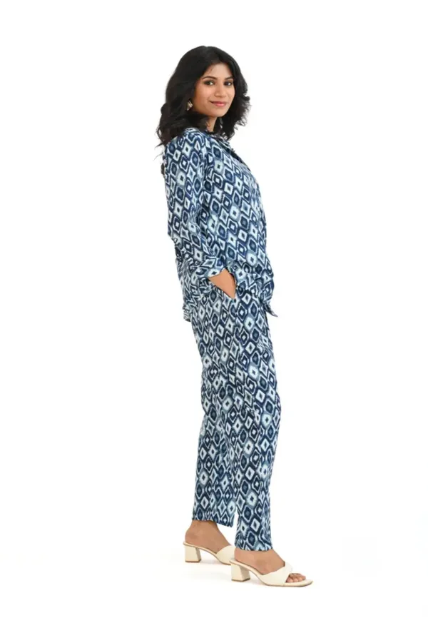 Blue_Georgette_Premium_And_Elegant_Night_Suit_Set_For_Women