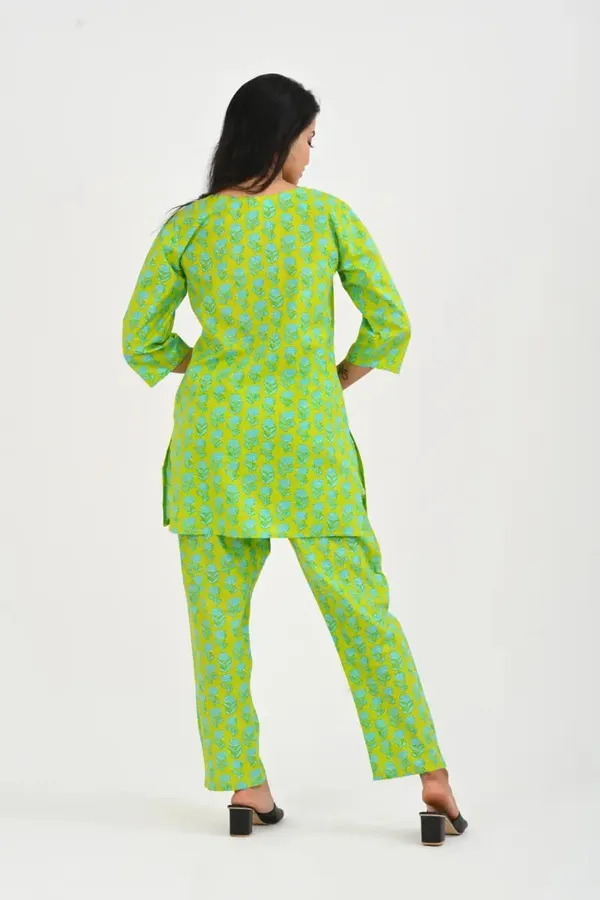 Green_Georgette_Premium_And_Elegant_Night_Suit_Set_For_Women