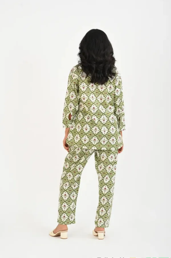 Green_Georgette_Premium_And_Elegant_Night_Suit_Set_For_Women