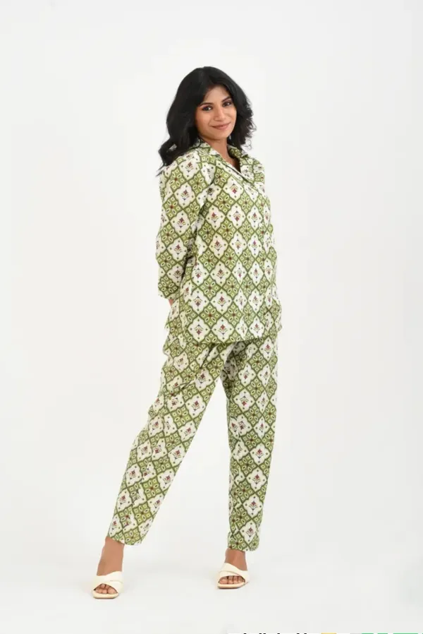 Green_Georgette_Premium_And_Elegant_Night_Suit_Set_For_Women