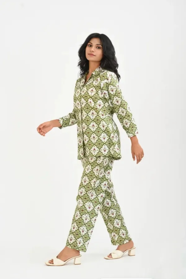 Green_Georgette_Premium_And_Elegant_Night_Suit_Set_For_Women