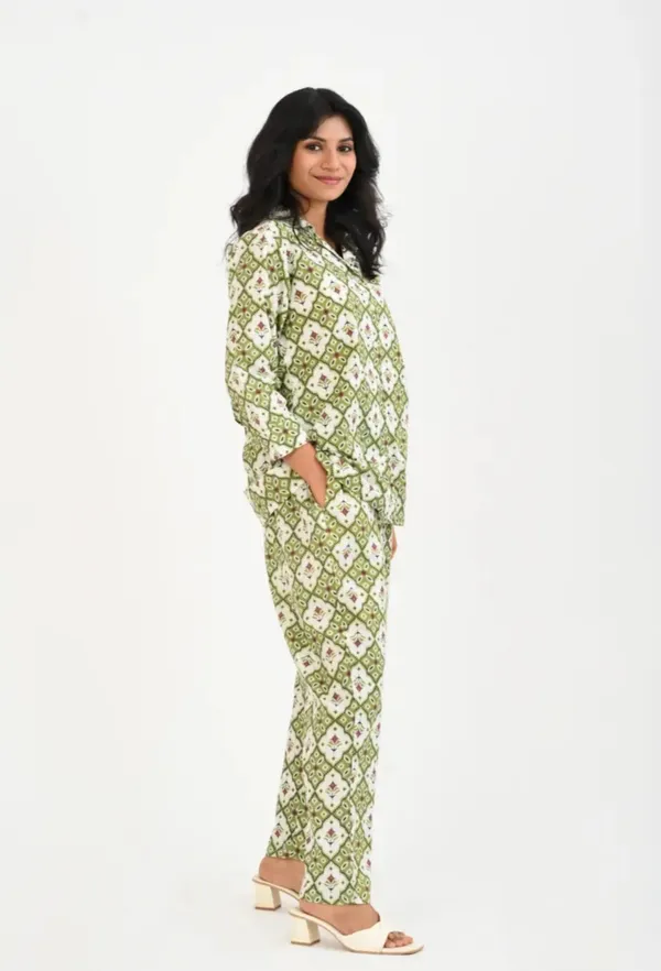 Green_Georgette_Premium_And_Elegant_Night_Suit_Set_For_Women