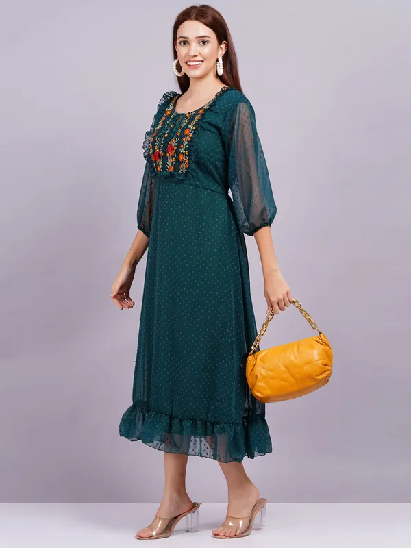 Green_Georgette_Premium_And_Elegant_Midi_Dress_For_Women