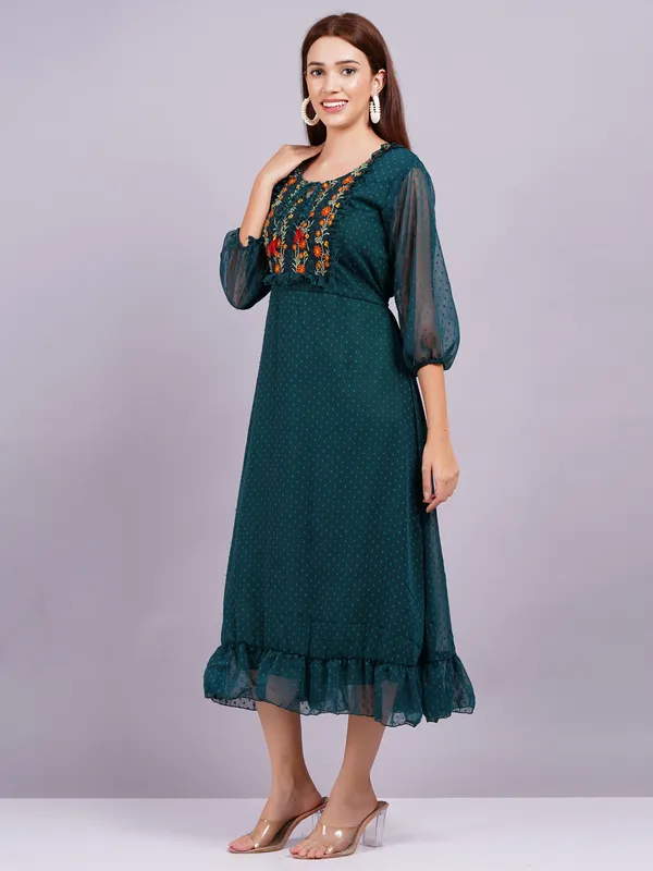 Green_Georgette_Premium_And_Elegant_Midi_Dress_For_Women