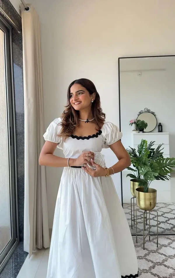 White_Cotton_Premium_And_Elegant_Midi_Dress_For_Women