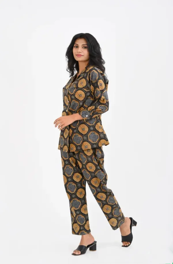 Grey_And_Yellow_Georgette_Premium_And_Elegant_Night_Suit_Set_For_Women