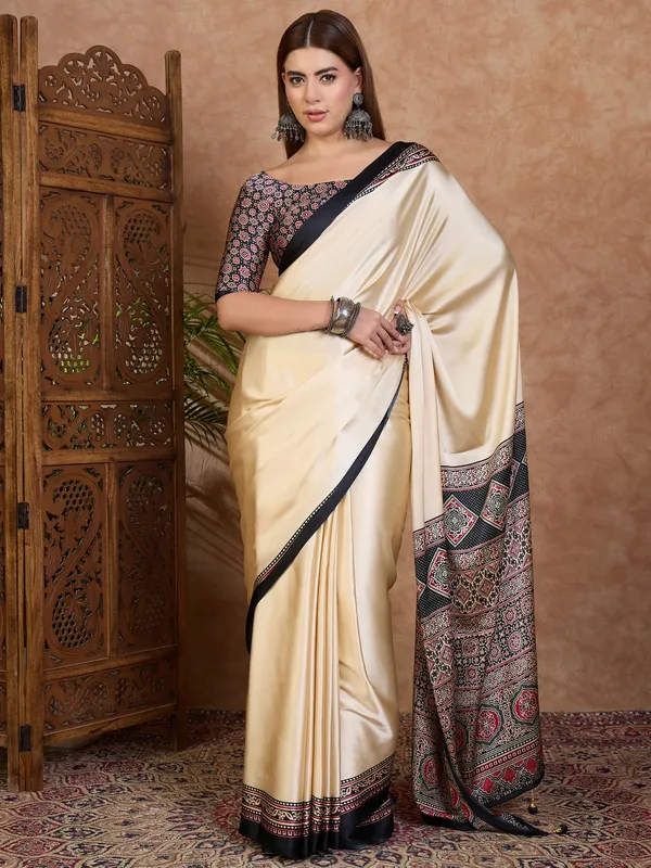 Bavarain_Cream_Ajrakh_Printed_Satin_Crepe_Silk_Saree