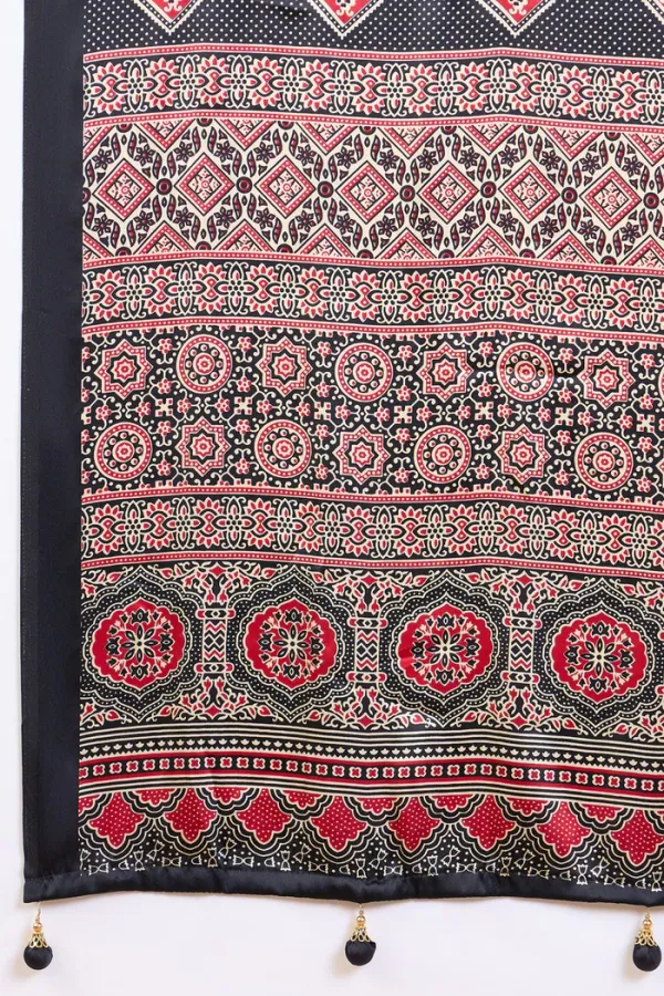 Bavarain_Cream_Ajrakh_Printed_Satin_Crepe_Silk_Saree
