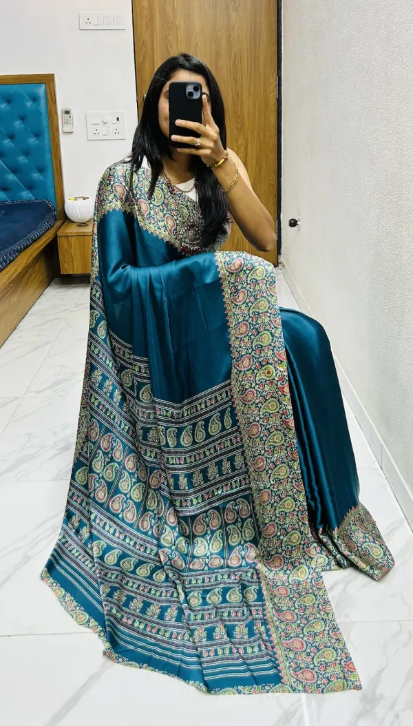 Beautiful_Rama_Ajrakh_Pure_Gajji_Silk_Saree_WIth_Tassel