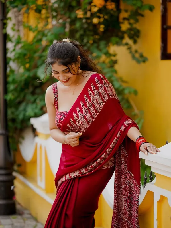 MALAVIKA_JI-PREMIUM_MODAL_SILK_SAREE