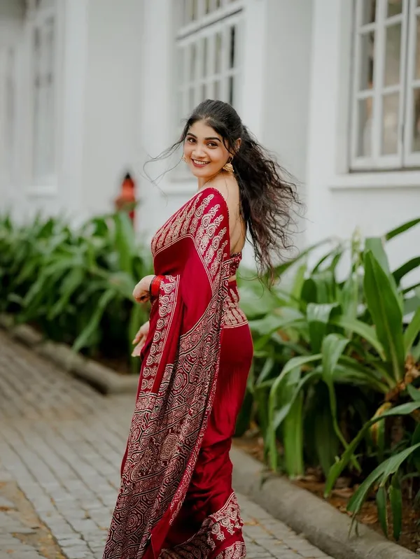 MALAVIKA_JI-PREMIUM_MODAL_SILK_SAREE